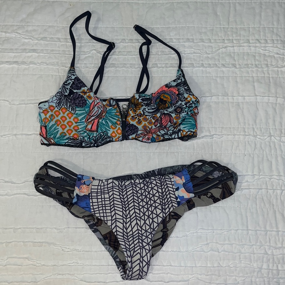 Women’s size M reversible bikini set with front zip